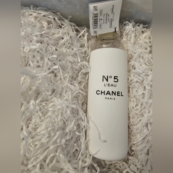 NEW Chanel Factory Glass Water Bottle L’Eau NWT - Picture 1 of 4